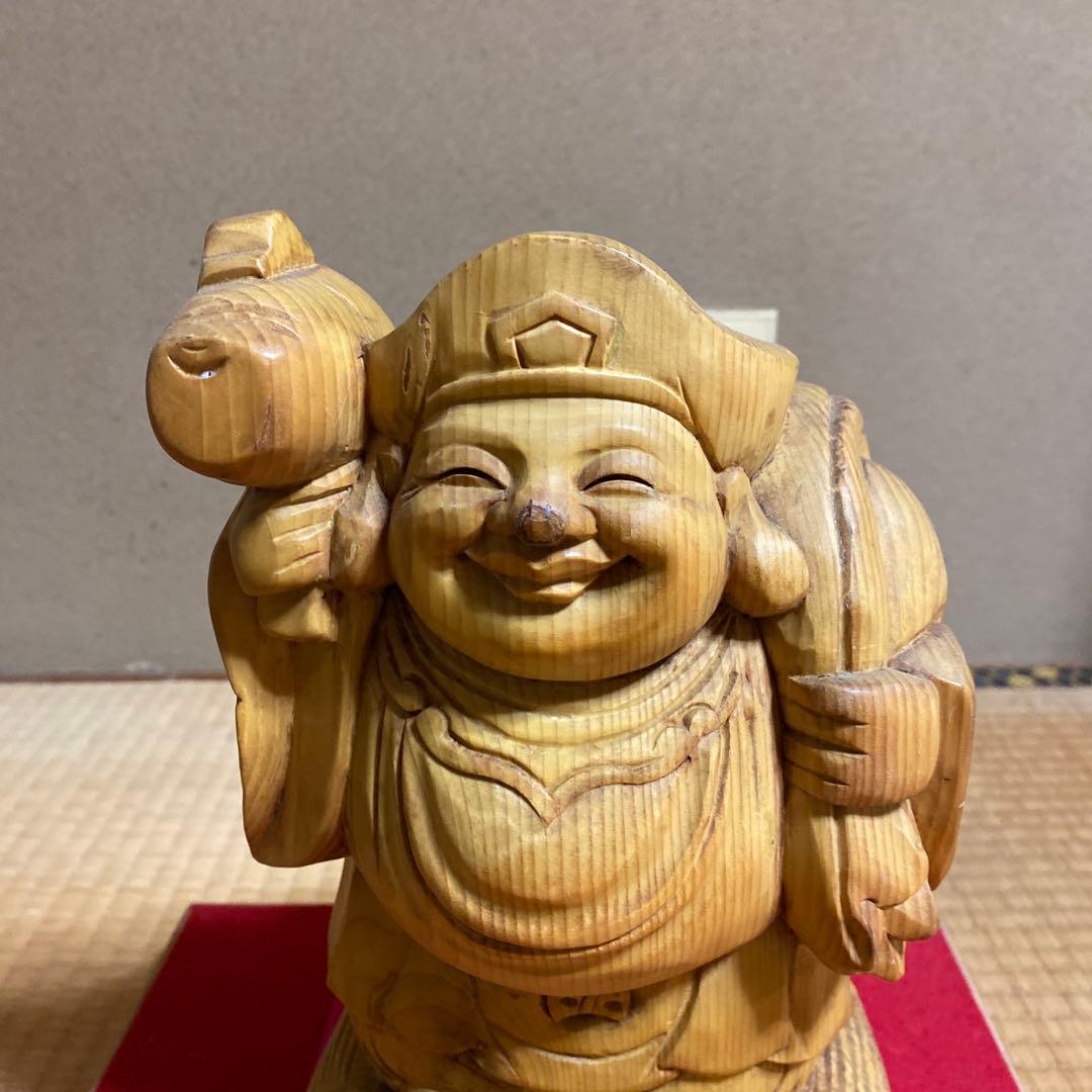 手作り木製大黒天像 赤い台座付き　非売品