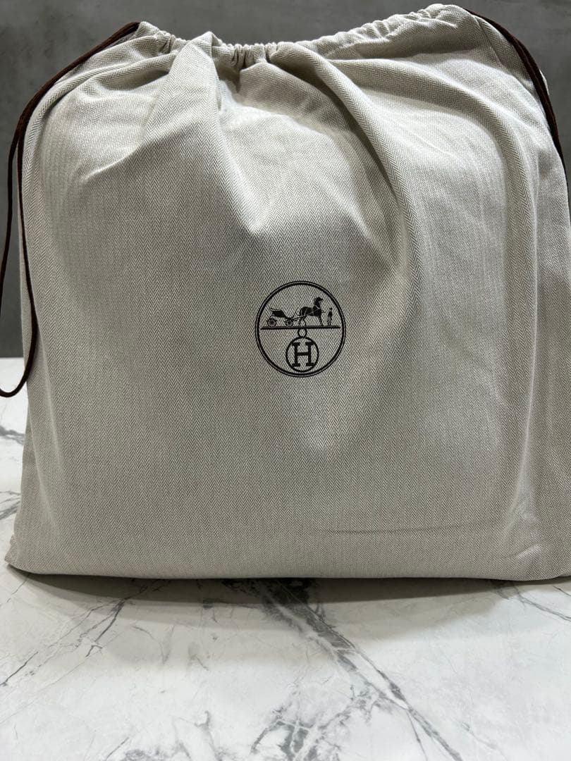 HERMES エルメス　クッション <アヴァロンIII〉