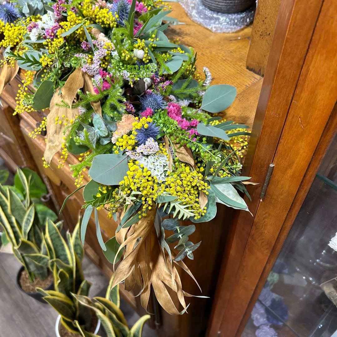 ミモザとプロテアのロングスワッグ