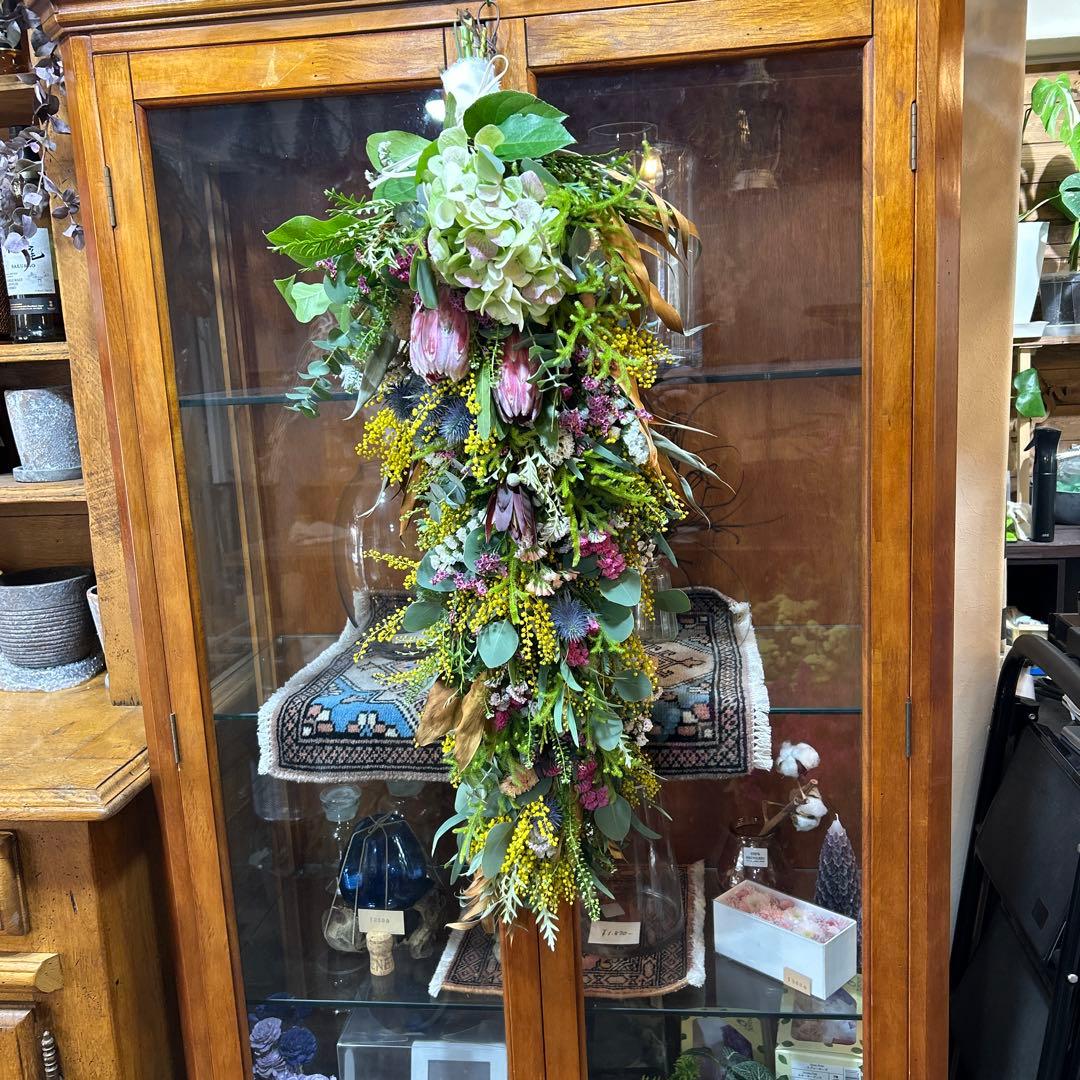 ミモザとプロテアのロングスワッグ