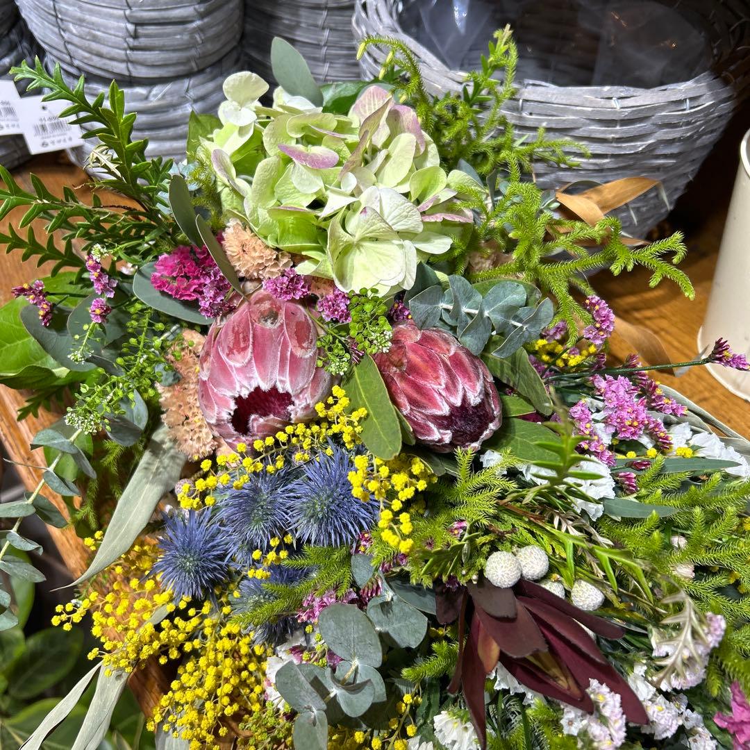 ミモザとプロテアのロングスワッグ