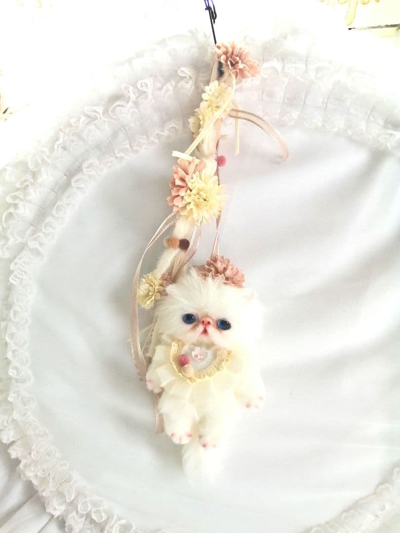 子猫ちゃんのバッグチャーム♡アートドール♡ぬいぐるみ♡ストラップ♡お花