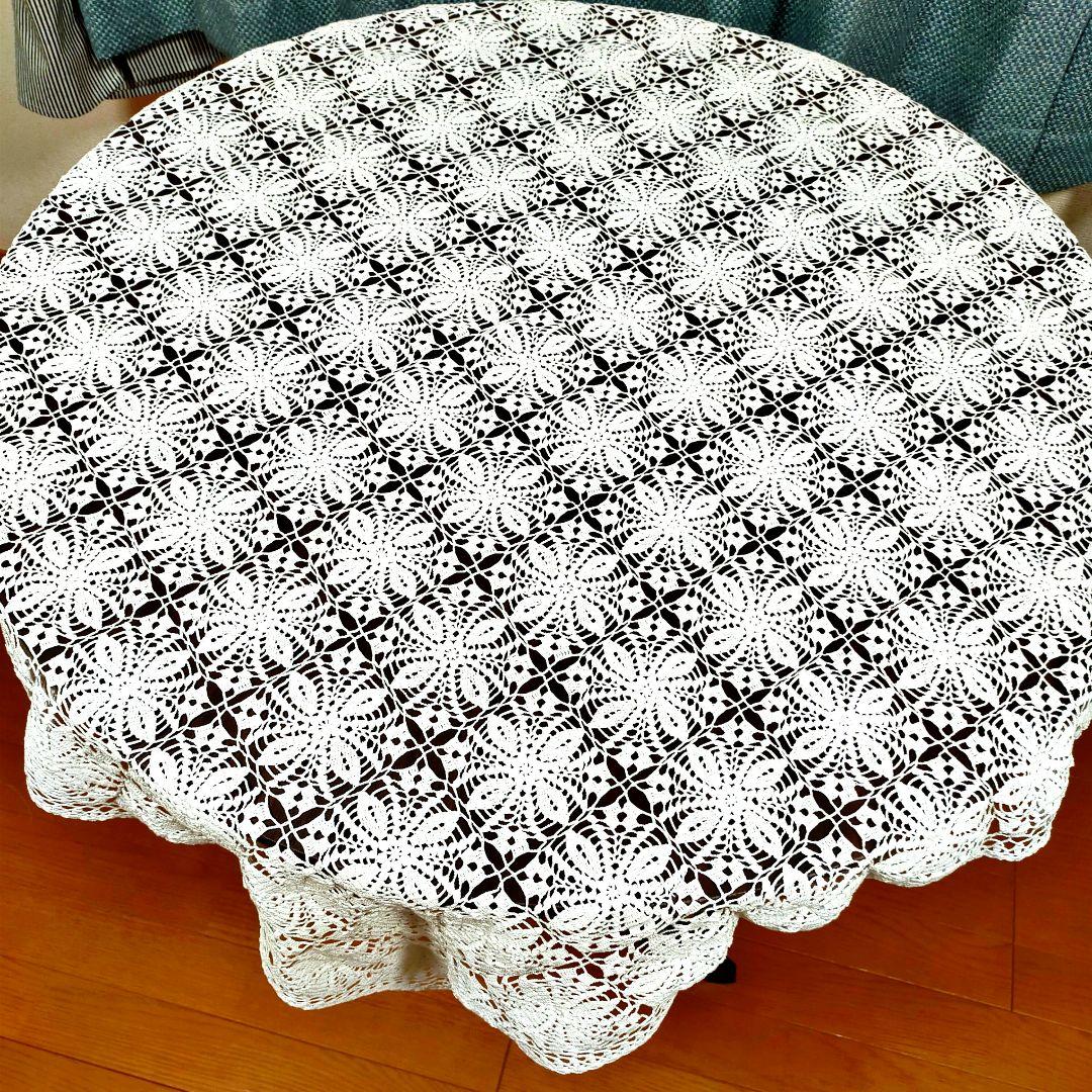No.70『ホワイトのレース編みドイリー』テーブルクロス．ハンドメイド