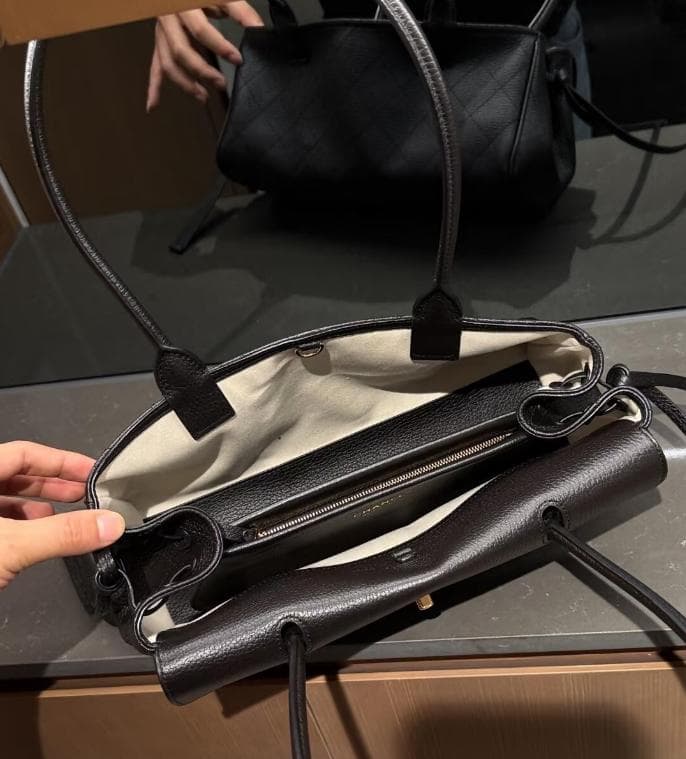 ョコバー キャビアスキン ハンドバッグ