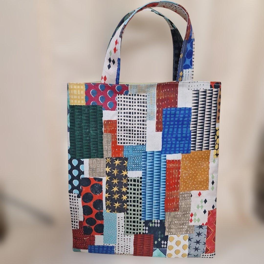 可愛いパネル生地　ハンドメイド　まちなしバッグ　フラットポーチ