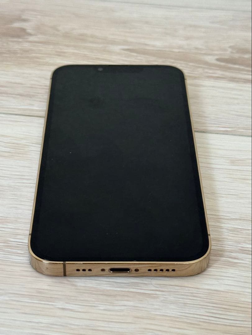 iPhone 13 ゴールド　1TB