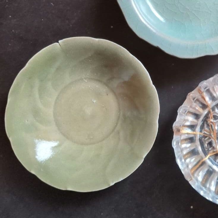 緑色 花形 陶器皿 青磁