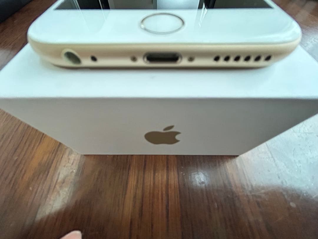 Apple iPhone 6s ゴールド 64GB