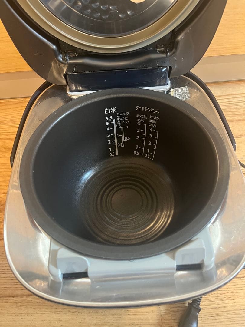 ど*け様 TOSHIBA 真空圧力IH炊飯器 RC-10VSN