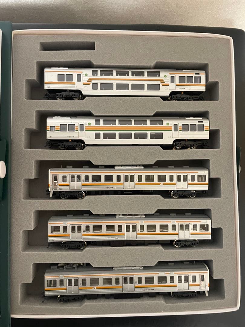211系3000番台 113系グリーン車組み込み　　　高崎線、宇都宮線仕様