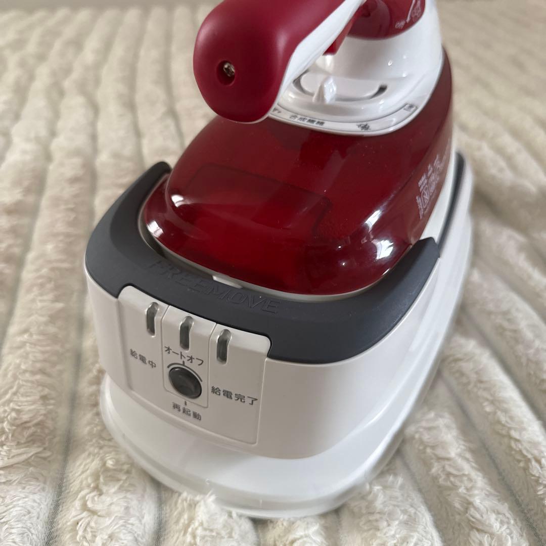 ⭐️mamiとなりますアイロンティファール コードレス スチームアイロン