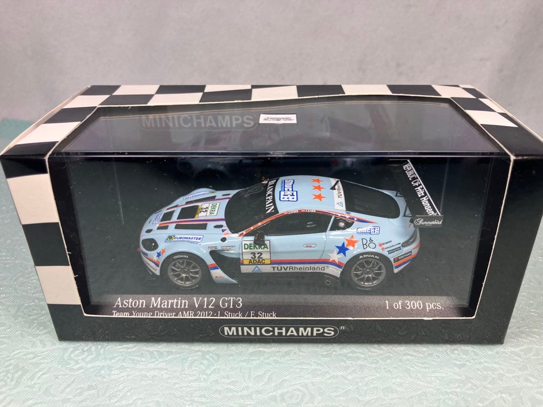 ミニチャンプスAston Martin V12 GT3 2012年300台限定
