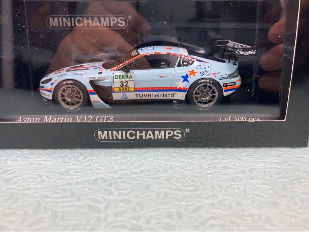ミニチャンプスAston Martin V12 GT3 2012年300台限定