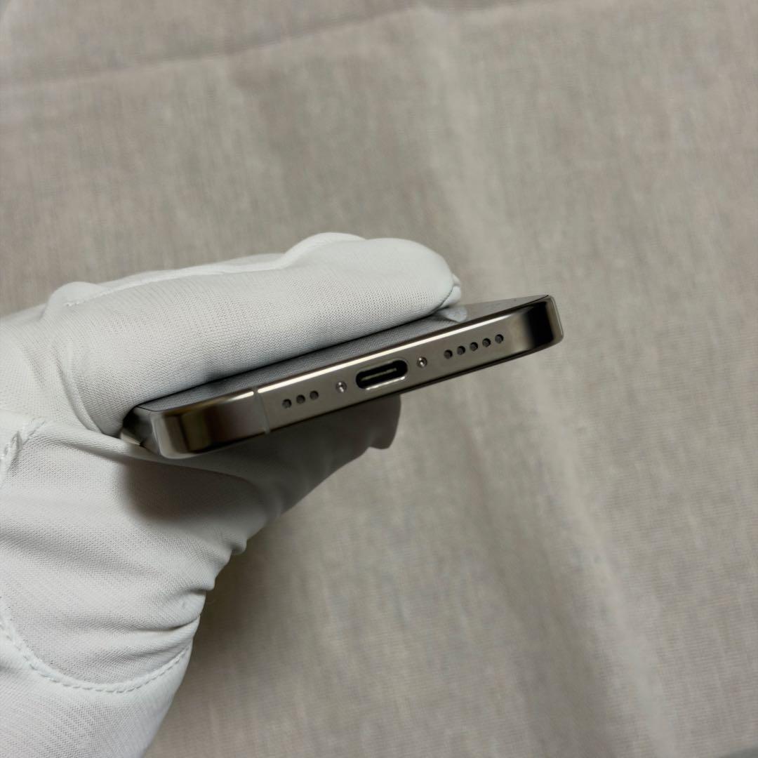 【美品】おまけありiPhone 16 Pro 256GB ナチュラルチタニウム