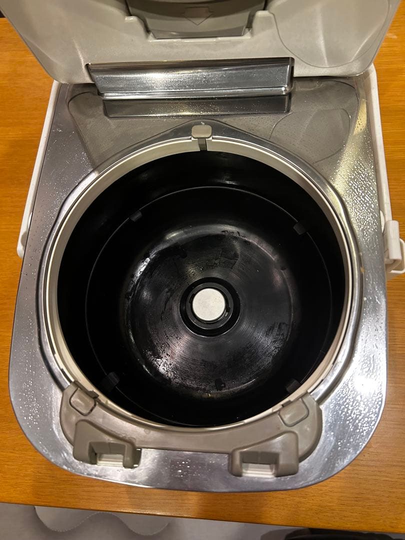 【送料無料】パナソニック Wおどり炊き 圧力IH炊飯器 SR-PW109