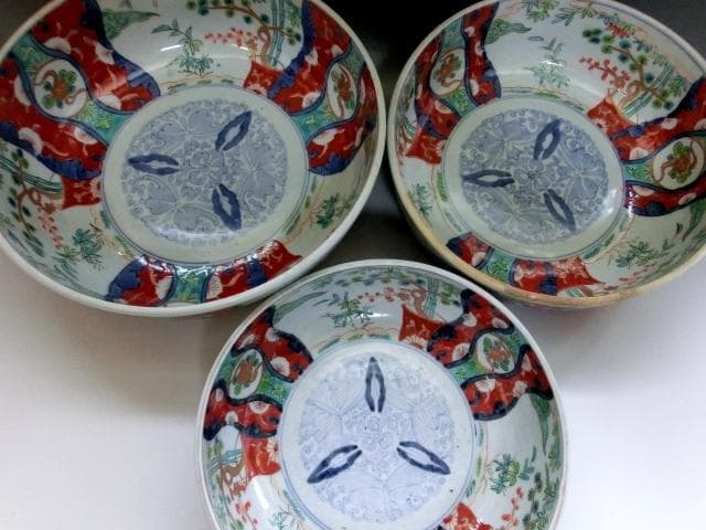 鉢■窓花唐草紋三鉢 蛇の目高台 赤絵 松竹梅 3つ鉢 伊万里(江戸後期～明治)■