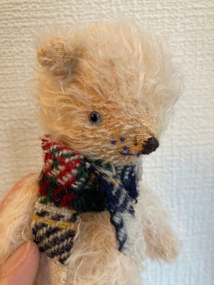 ハンドメイド　小さいテディベア　青目