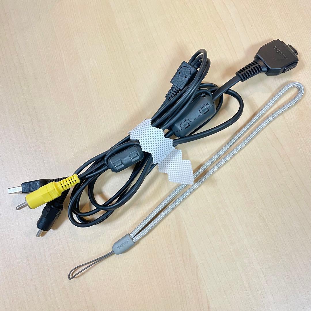 SONY Cyber-shot DSC-T77 サイバーショット　シルバー 薄型