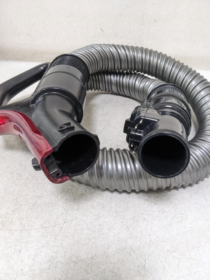 東芝 VC-SG513-R サイクロン式掃除機 2015年製 ヘッド無し