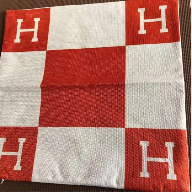 H ロゴ マーク クッション カバー バイカラー 配色 オレンジ