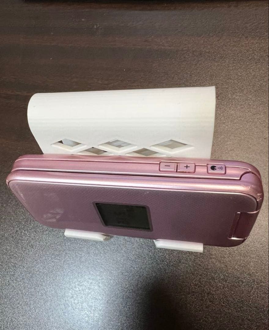 docomo らくらくホン F-01M ピンク 充電器＆卓上ホルダ付き