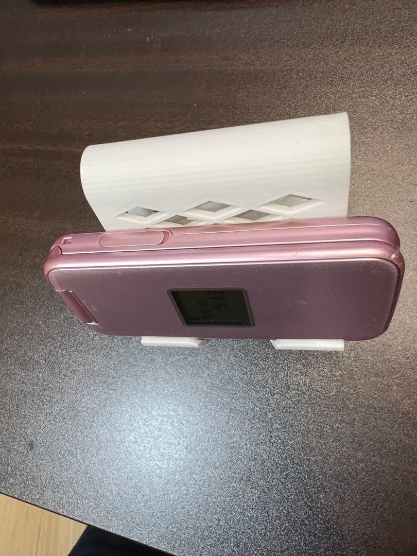 docomo らくらくホン F-01M ピンク 充電器＆卓上ホルダ付き