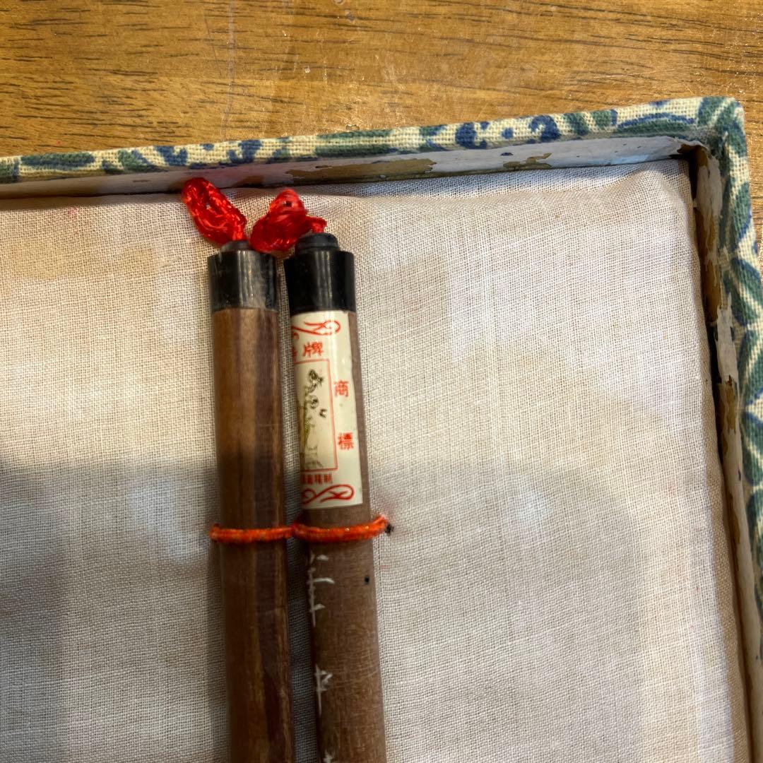 【未使用・天然毛】古い書道筆 8本セット 布箱付 コレクション向け中国