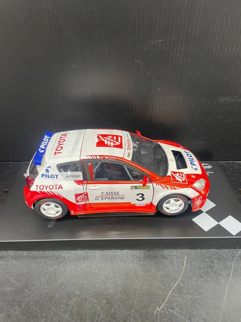 ソリド 1/18 トヨタ カローラ SOLIDO ミニカー　pilot