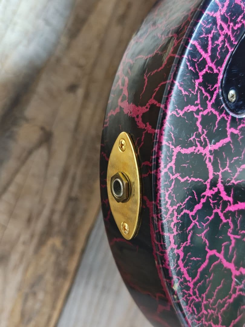 エレキギター ブラックとピンク　gotohペグ フロイドローズタイプ