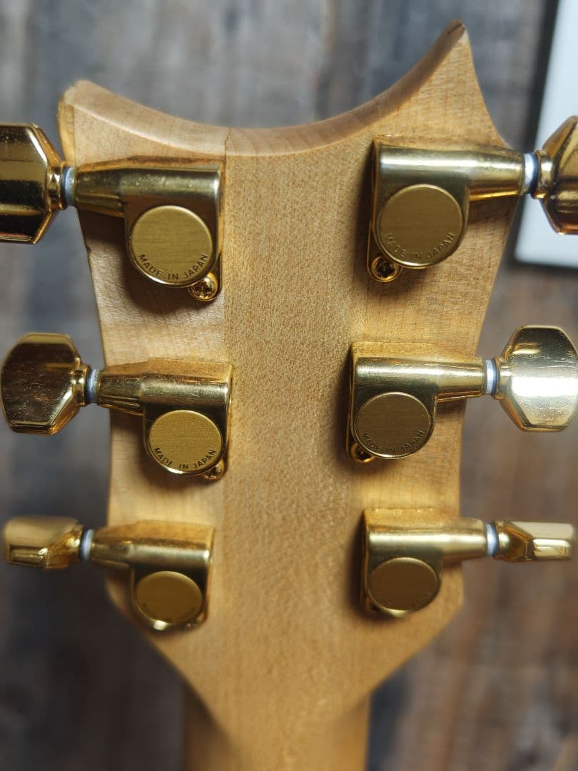 エレキギター ブラックとピンク　gotohペグ フロイドローズタイプ