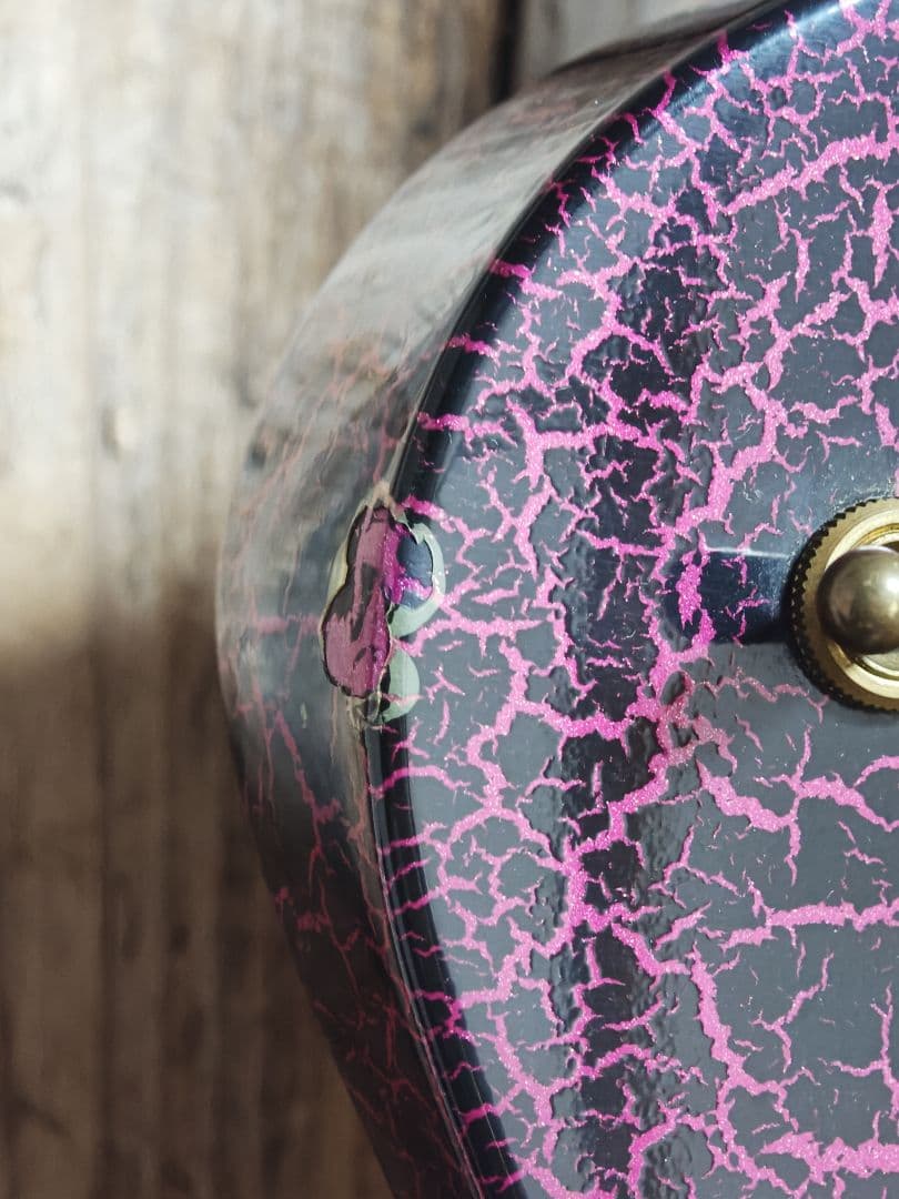 エレキギター ブラックとピンク　gotohペグ フロイドローズタイプ