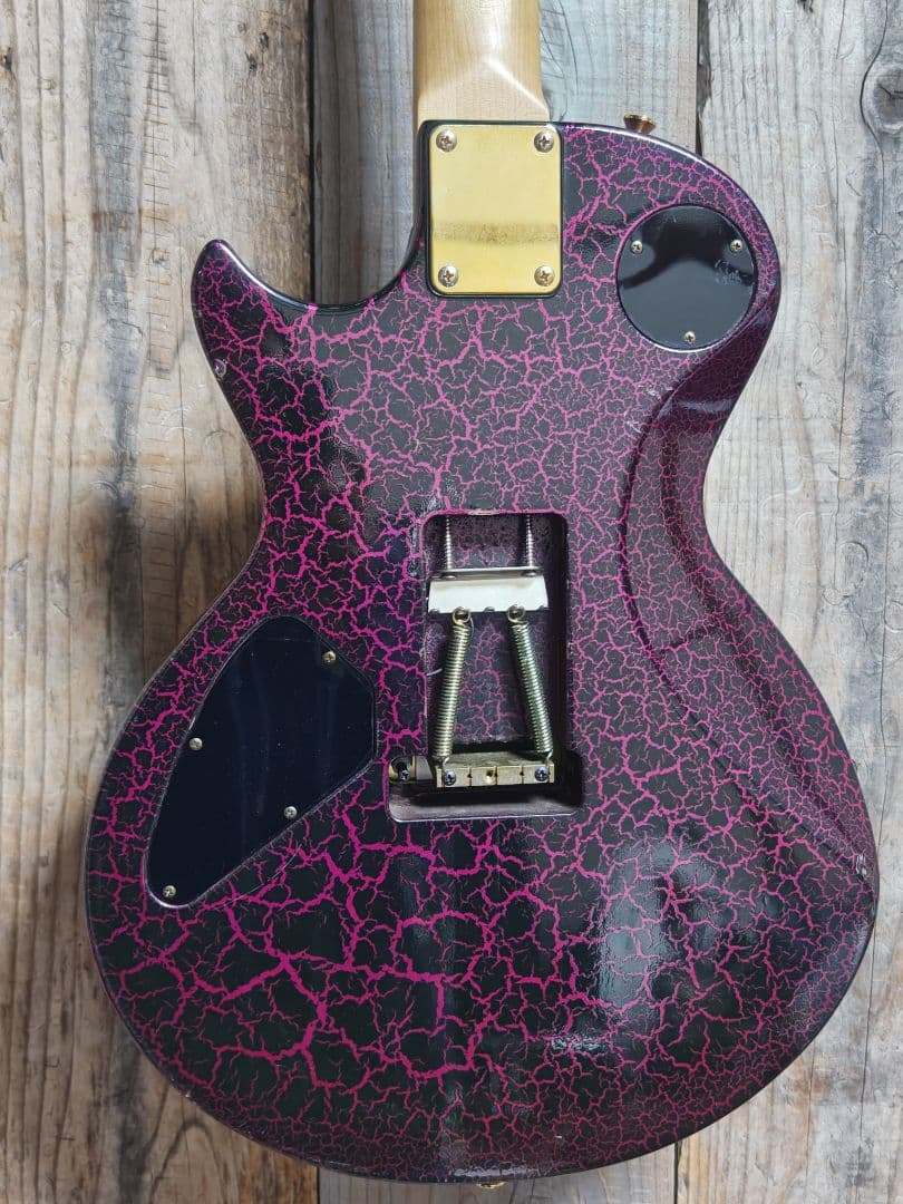 エレキギター ブラックとピンク　gotohペグ フロイドローズタイプ
