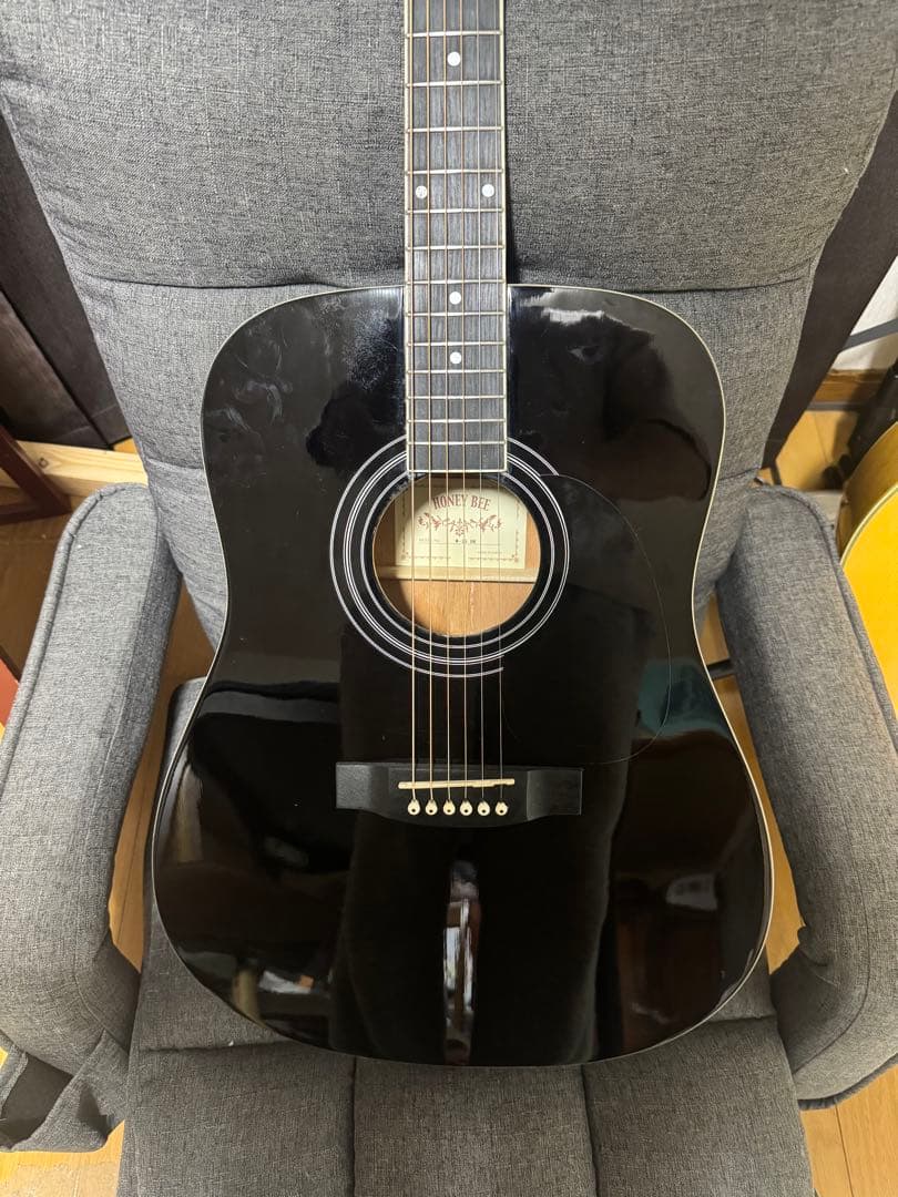 初心者さん必見です!調整済‼️Fコードも押さえ易いアコースティックギター‼️