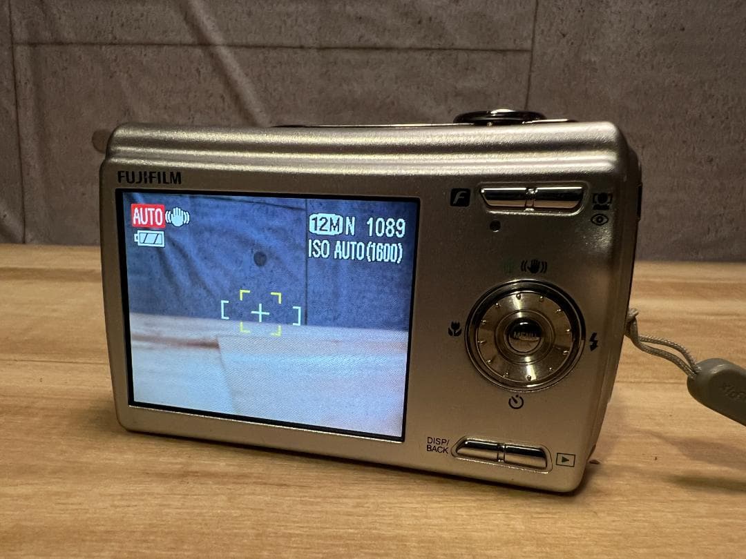 亘*様 FUJIFILM FinePix F100fd デジカメ 光学5倍ズーム