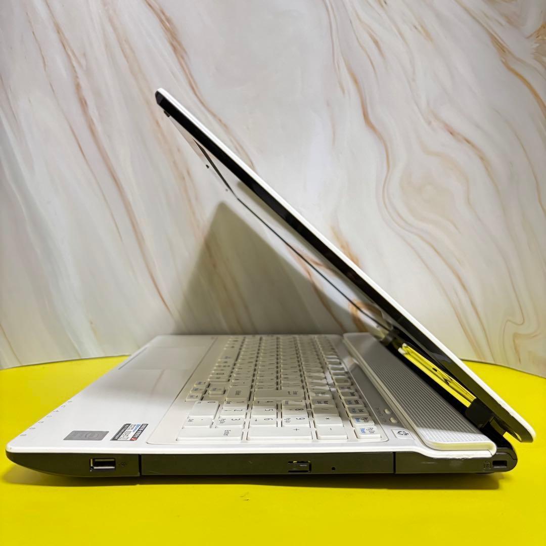 美品✨新品爆速SSD✨windows11 カメラ付ノートパソコン✨オフィス