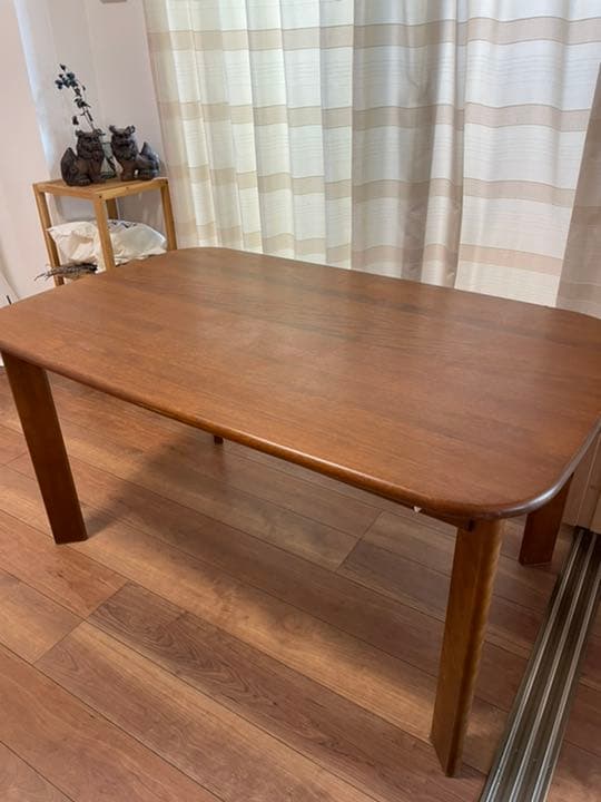 4人掛けテーブル