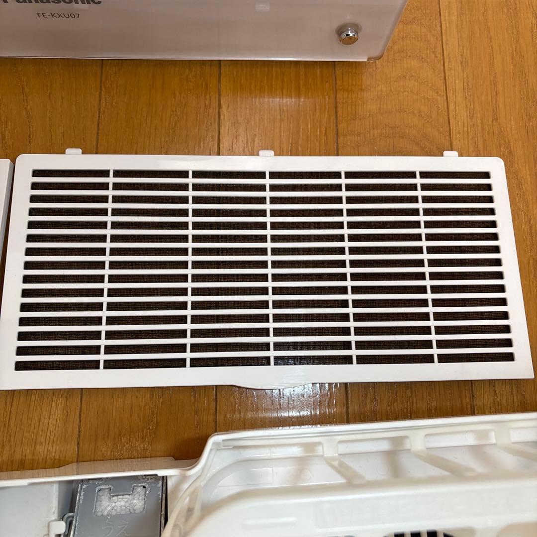に*ん様 美品 Panasonic 気化式加湿機 FE-KXU07 取説付