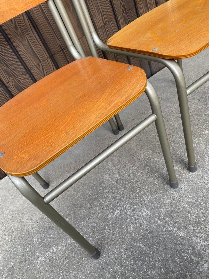 木製　スタッキングチェア　2脚　レトロ　学校イス　ヴィンテージ　什器　カフェ