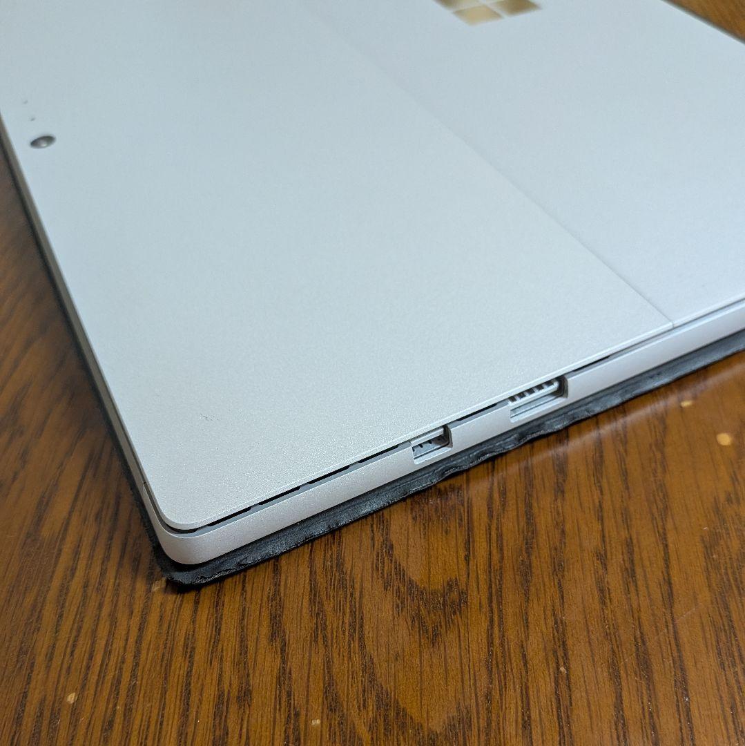 Microsoft Surface Pro5 タイプカバー、充電コード付属