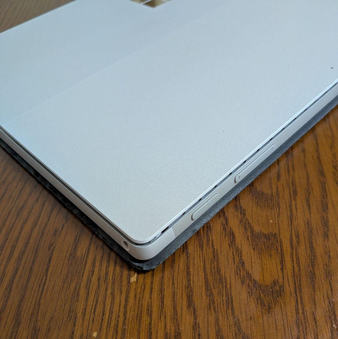 Microsoft Surface Pro5 タイプカバー、充電コード付属