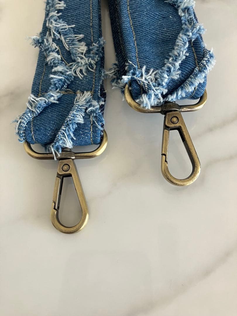 1086コロ葱(マロ) 大きめフリンジデニムリメイクバックショルダー紐付き