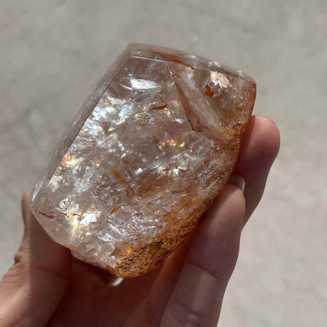 天然石ファイアクォーツ共生水晶の原石　置物G.707