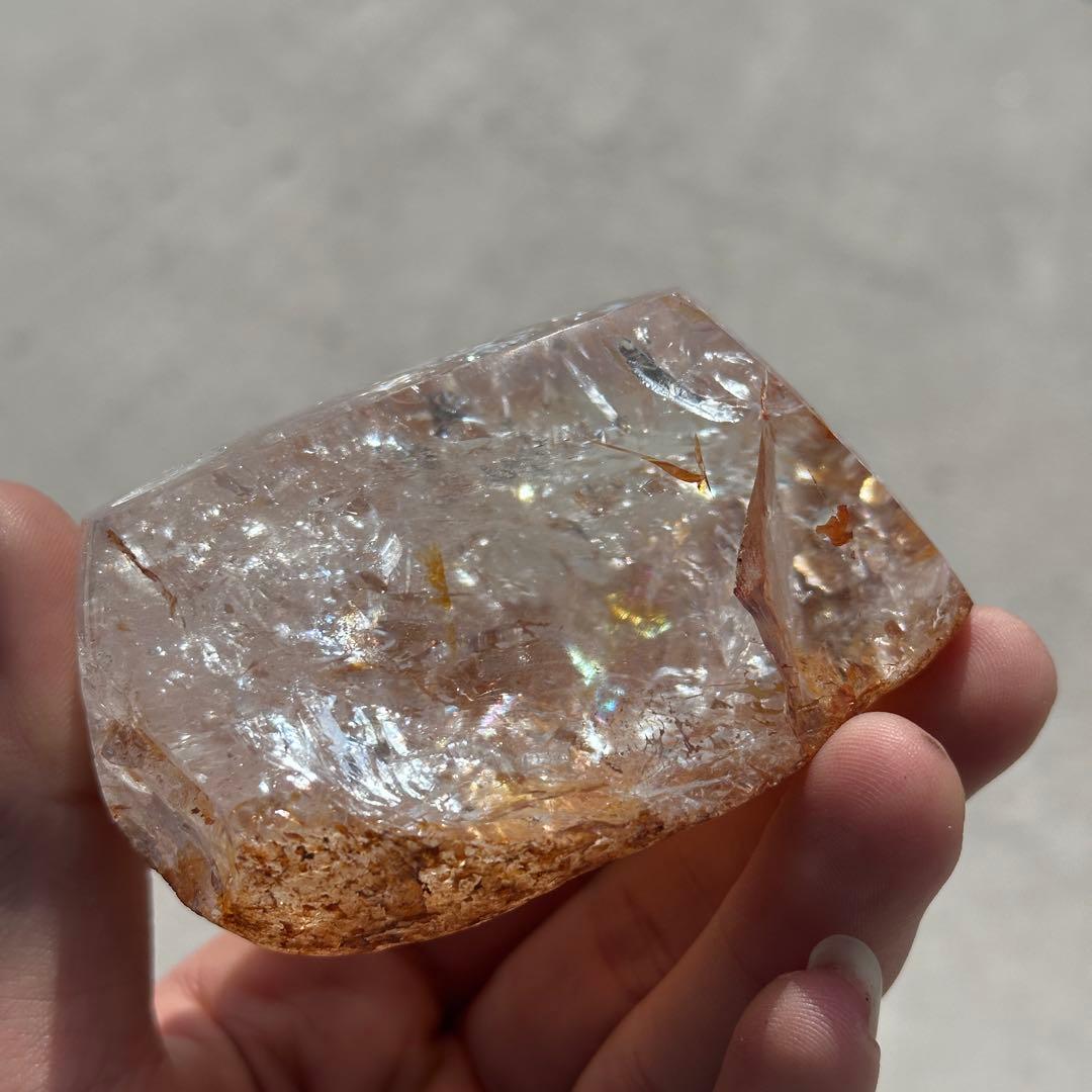 天然石ファイアクォーツ共生水晶の原石　置物G.707