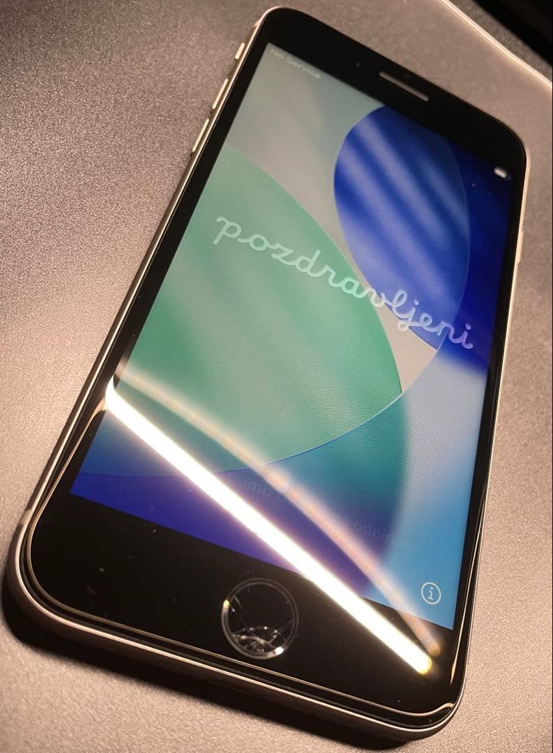 Apple iPhone se第3世代　ホワイト本体　64GB ジャンク