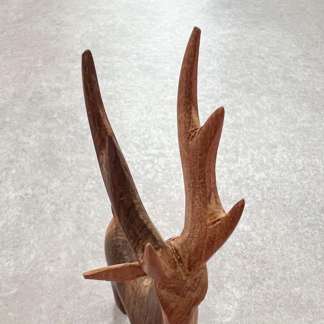 木製の鹿 置物