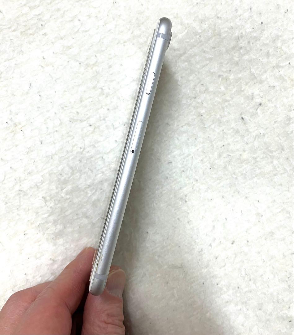 Apple iPhone 7 アイフォン 本体　シルバー　32GB初期化済み