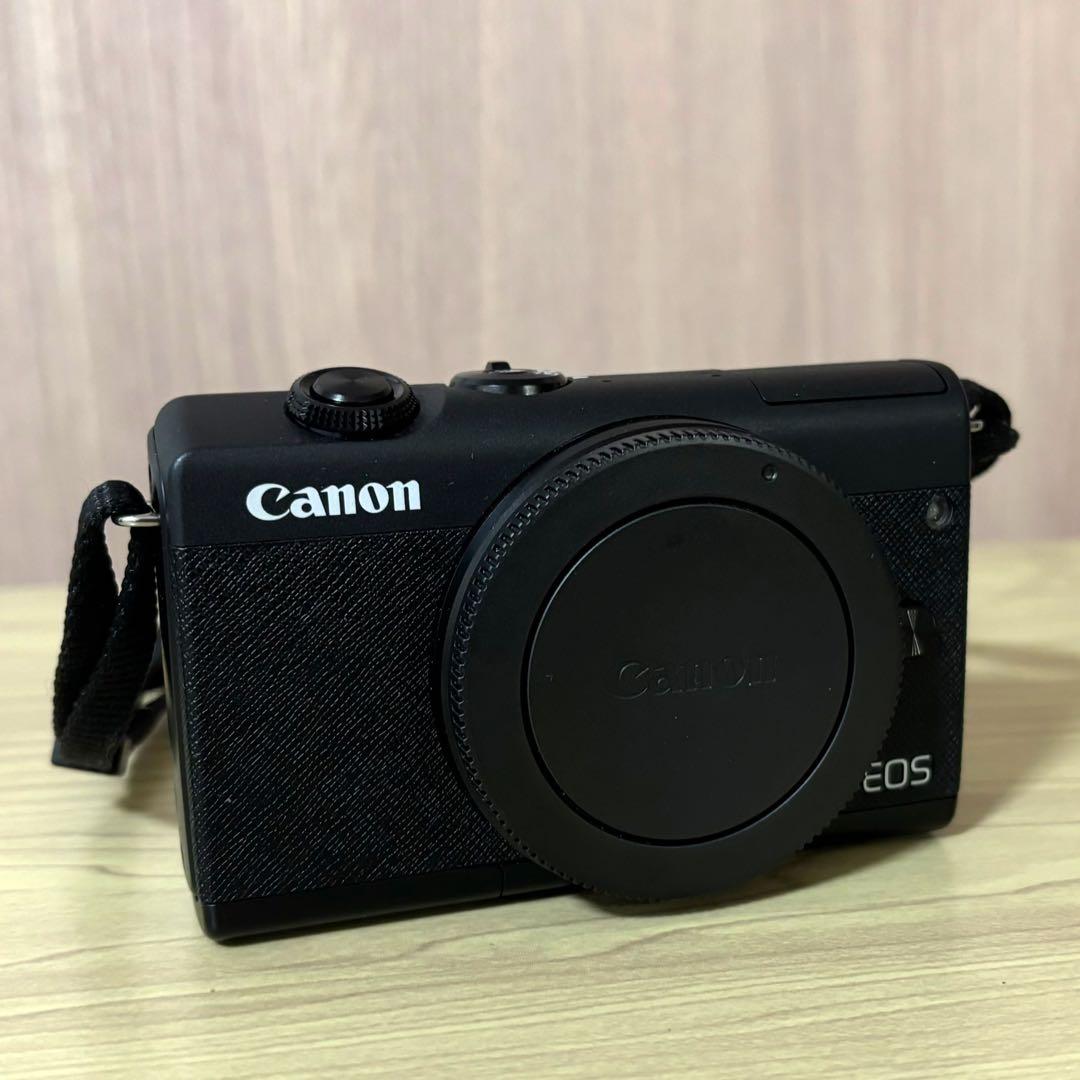 【美品】Canon EOS M200黒本体＋純正EFマウントアダプター箱取説有