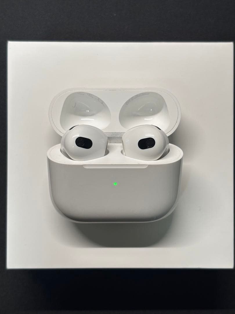 (中古)AirPods 3 本体 元箱付き 未使用lightningケーブル付き