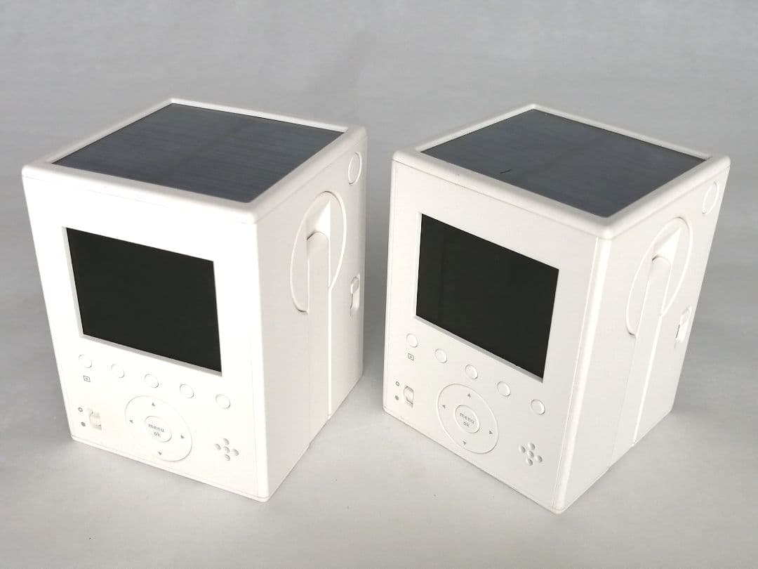 未使用品２台　蓄電不良サンアンドクラウド白２台　パワーショベルトイカメラ