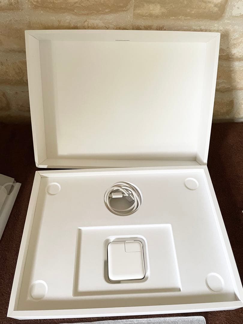 MacBook Air M2 13インチ　スターライト　2024.3購入